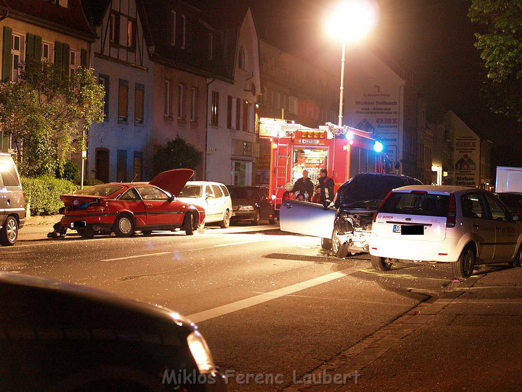 VU mehrere Verletzte Koeln Holweide Bergisch Gladbacherstr P18.JPG
